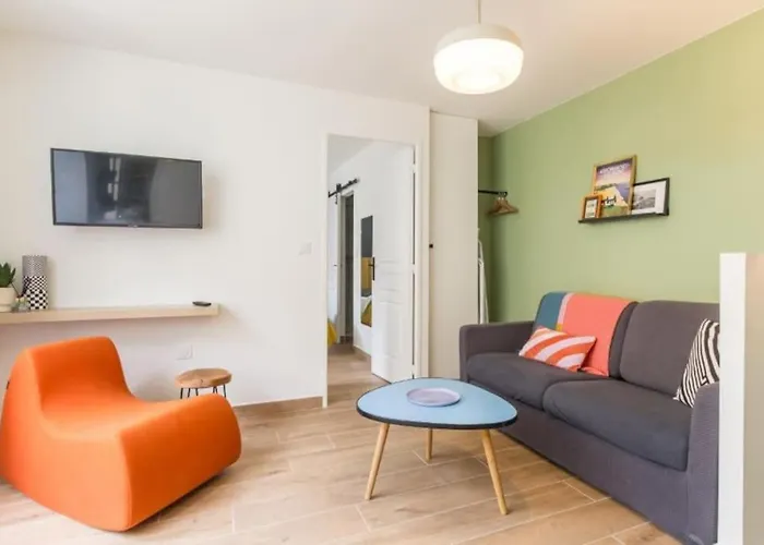 Apartament En Plein Coeur D'arromanches - Cote Digue *